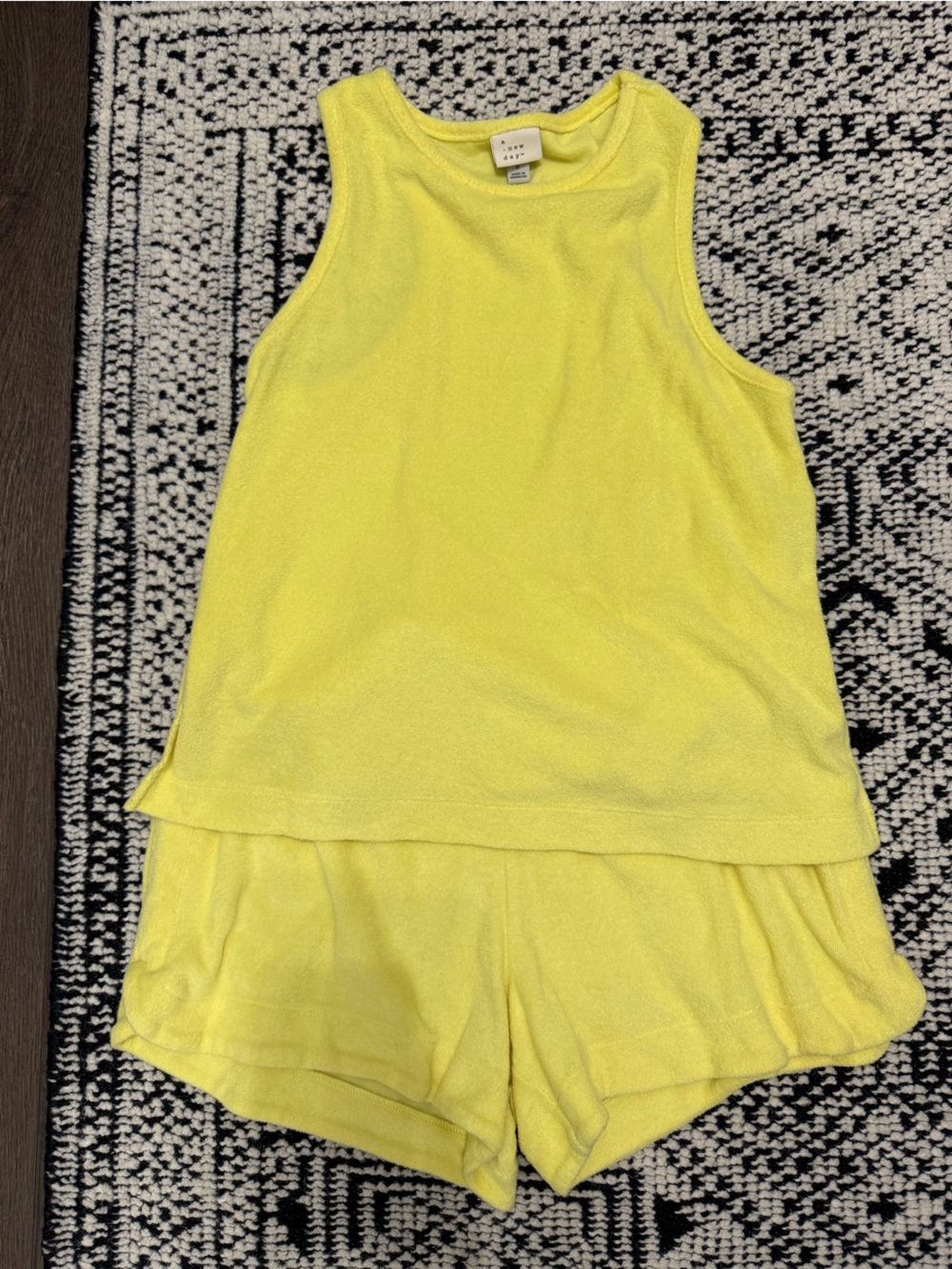 NWOT Chartreuse A New Day Terry Womens Set